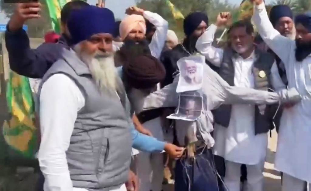 ਭਾਰਤੀ ਕਿਸਾਨ ਯੂਨੀਅਨ ਸ਼ਹੀਦ ਭਗਤ ਸਿੰਘ ਨੇ ਨਰਿੰਦਰ ਮੋਦੀ ਅਤੇ ਟਰੰਪ ਦੇ ਪੁਤਲੇ ਫੂਕੇ